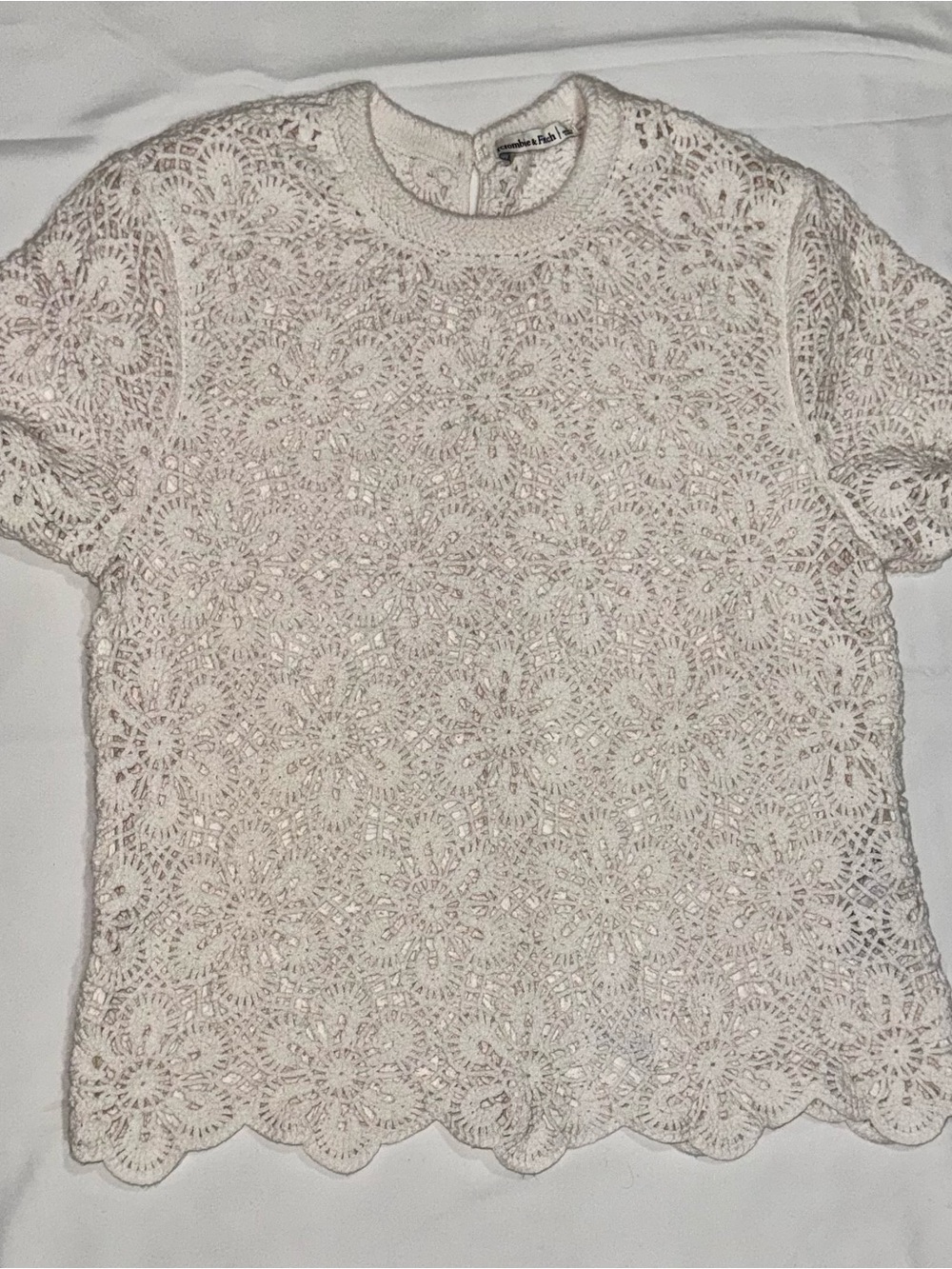 A&F Lace Floral Crochet Short-Sleeve Top Scalloped - Cream